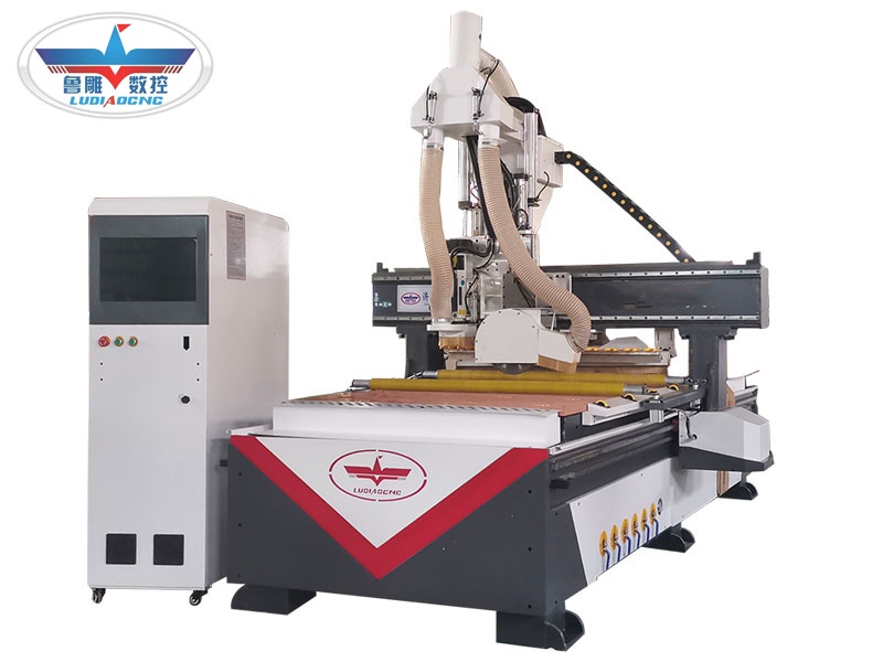 LD1325/1328直排換刀+大鋸片數(shù)控開料機